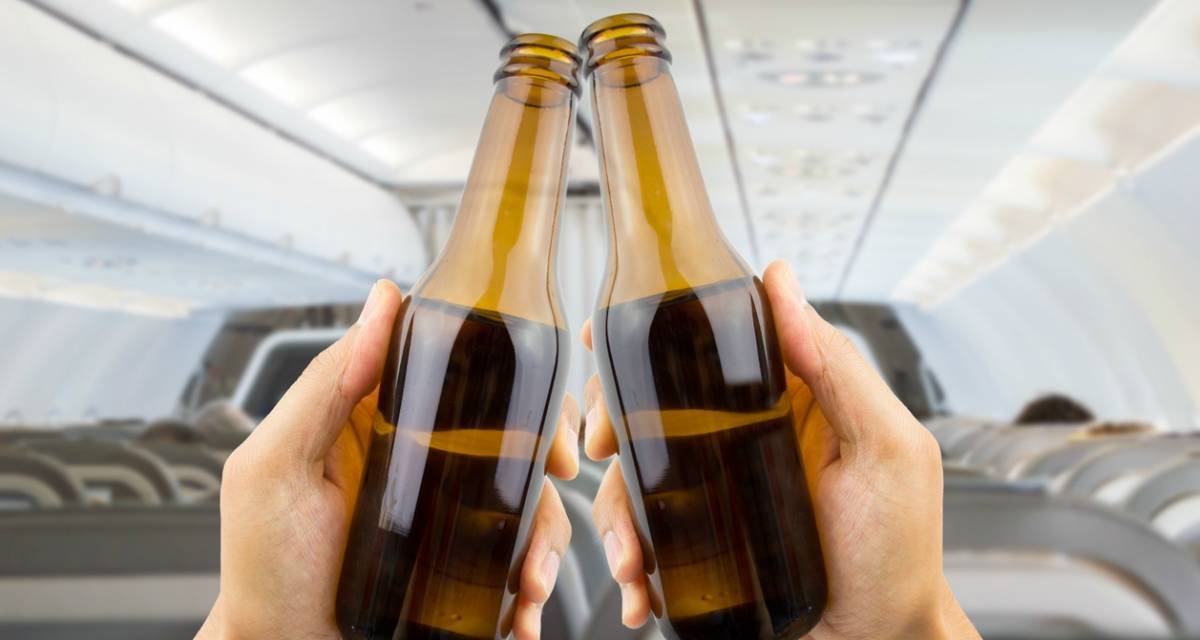 Можно ли употреблять алкоголь в самолете