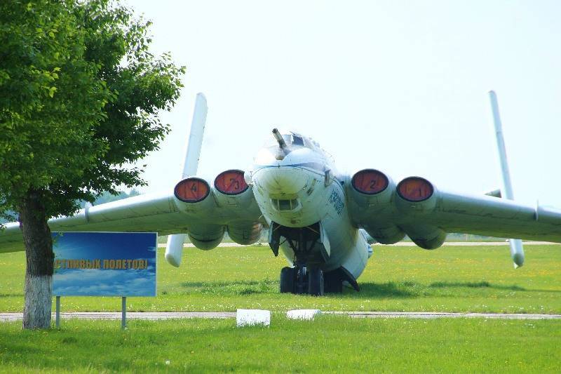 Рязань. музей дальней авиации. часть 4:  стоянка самолетов