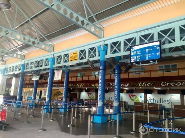 Международный аэропорт сейшельских островов содержание а также терминалы [ править ]