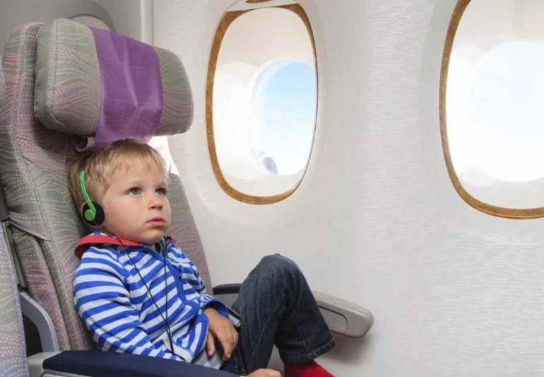 Как отправить ребенка на самолете без сопровождения родителей
