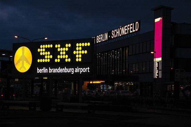Как добраться из аэропорта шенефельд в берлин