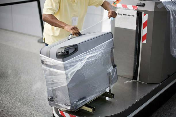 Как самостоятельно упаковать багаж в самолет. сколько стоит упаковать чемодан в аэропорту. как правильно упаковать чемодан в самолет: пошаговая инструкция