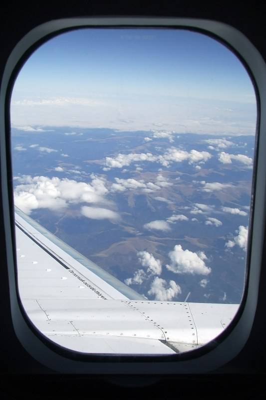 У прохода или иллюминатора — какие места в самолете самые комфортные? | новости