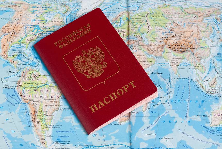 По какому паспорту выезжать из россии, если у меня два гражданства? ~ вестник мигранта