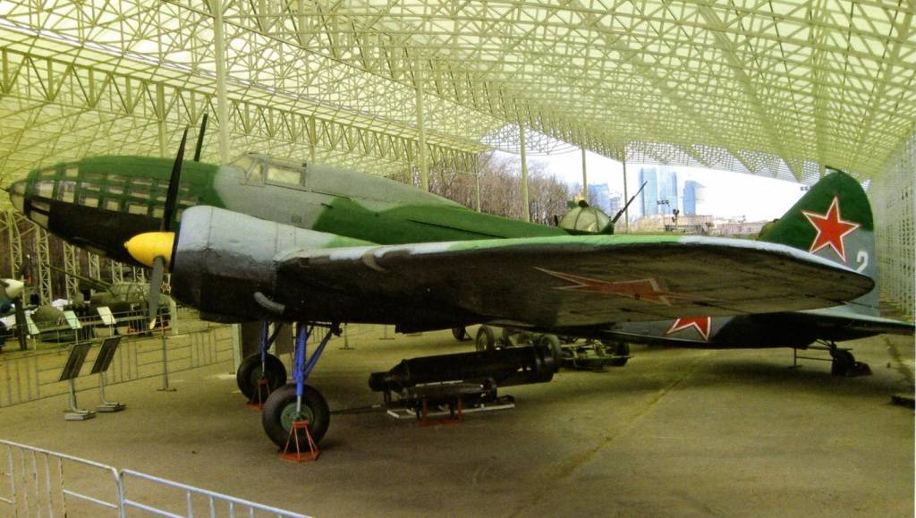 «скоростная и манёвренная машина»: чем уникален самолёт-бомбардировщик советской дальней авиации дб-3