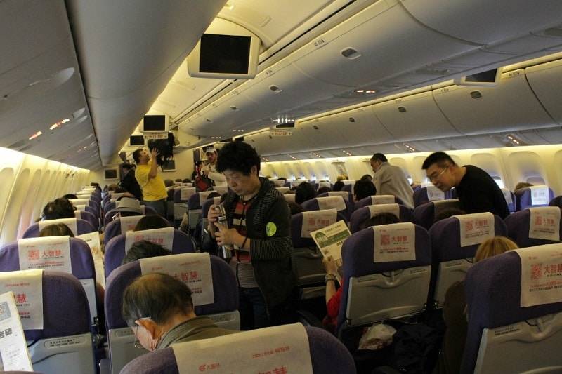 Крупная китайская авиакомпания china eastern airlines