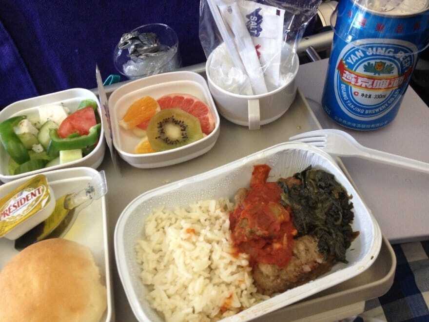 Еда в самолете эконом-класса: лучшие и худшие предложения от авиакомпаний