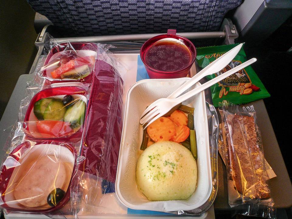 Можно ли брать еду в самолет? какую еду можно брать в самолет?