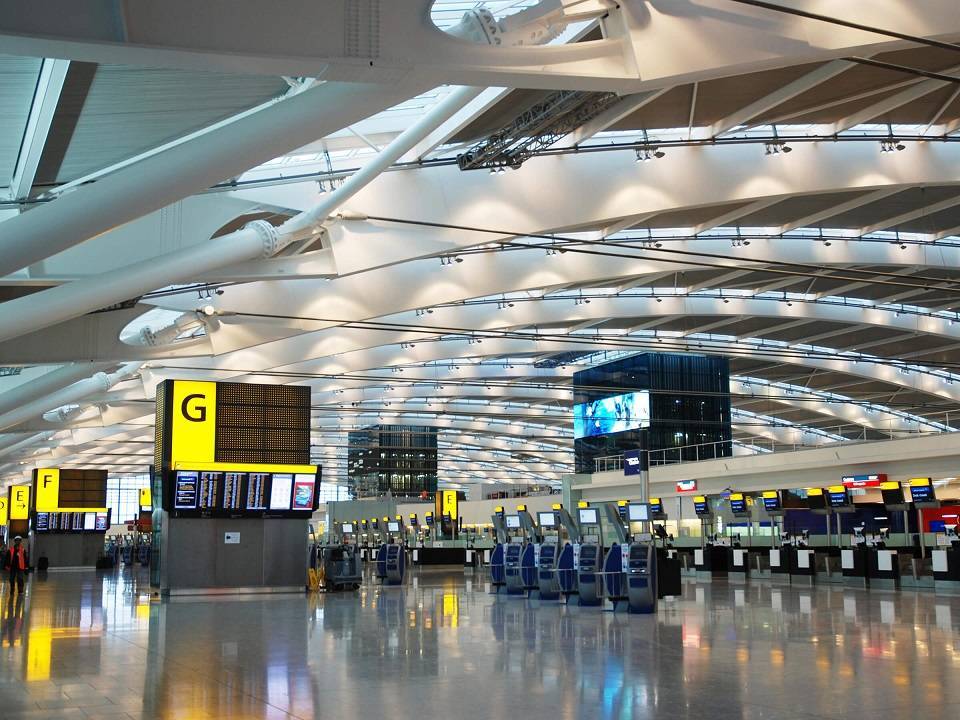 Аэропорт «станстед», лондон. онлайн-табло прилетов и вылетов, расписание 2021, отели рядом, как добраться на туристер.ру