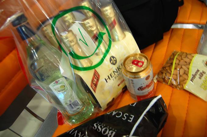 Правила провоза алкогольных напитков в самолете по россии, и за рубежом