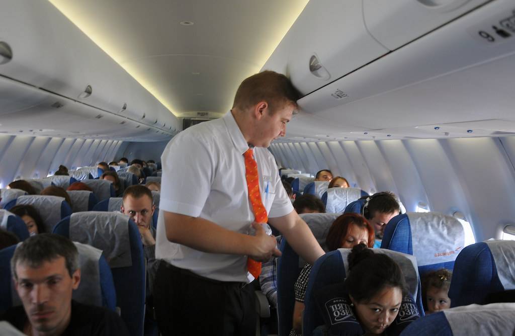 Схема салона и лучшие места в самолете boeing 737-800 авиакомпании «якутия»