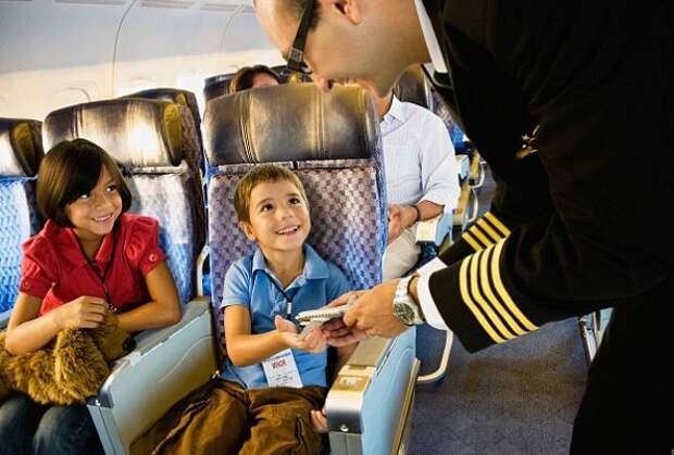 Как лететь с грудным ребенком в самолете: рекомендации и личный опыт