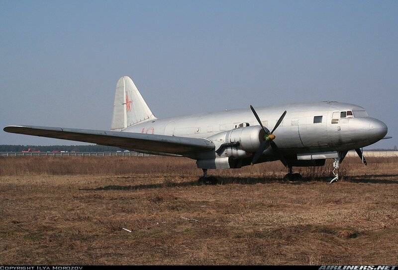Ту-124 «кастрюля» — советский пассажирский самолёт
