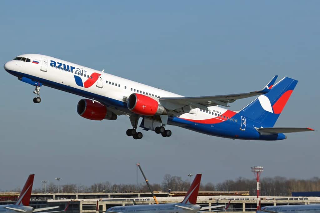 Онлайн регистрация на чартерные рейсы azur air: перевозка животных и багажа