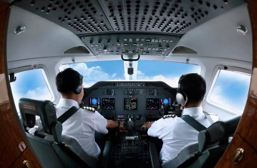 Где учат на пилота гражданской авиации в россии