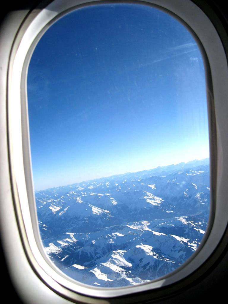5 неофициальных правил для пассажира с местом у окна в самолете