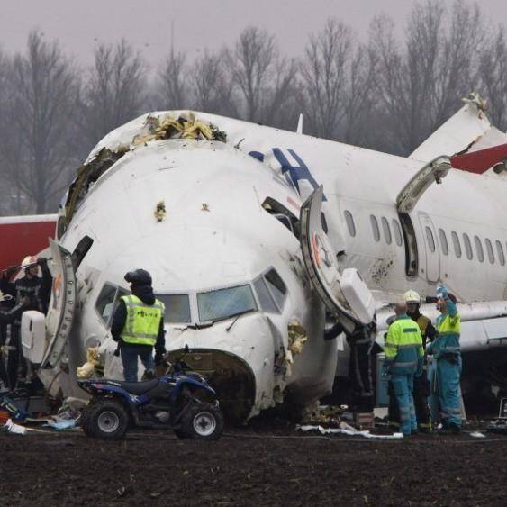 Вторая смертельная посадка за два месяца. как часто и по чьей вине разбиваются самолеты в россии