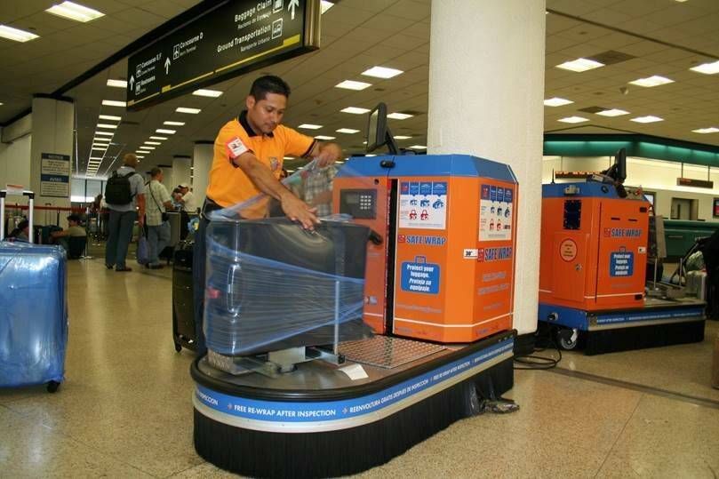 Зачем обматывать чемодан пленкой в аэропорту