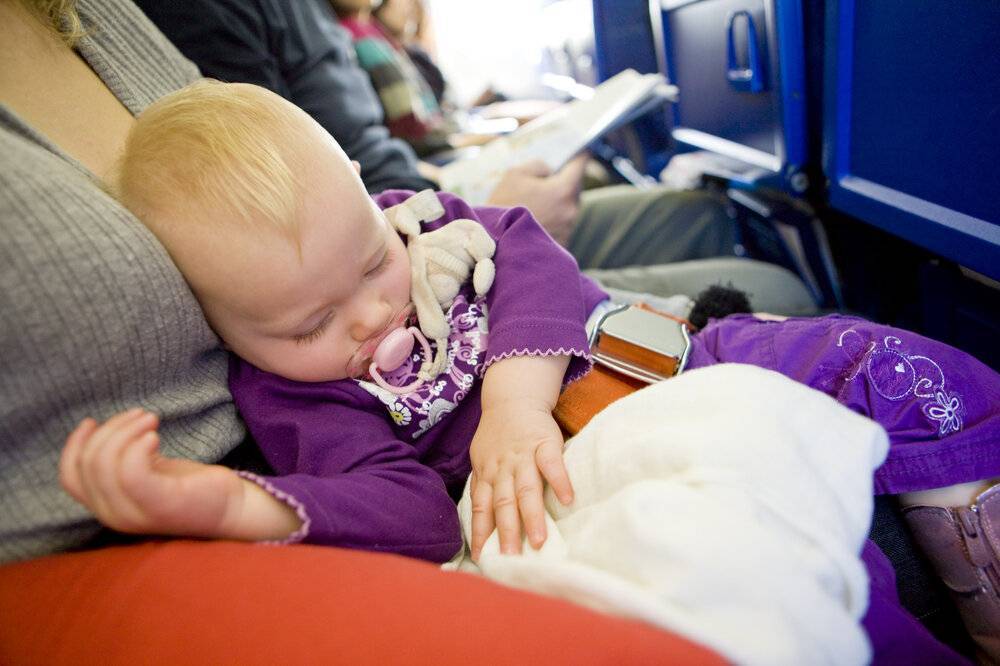 С какого возраста можно ребенку летать на самолете