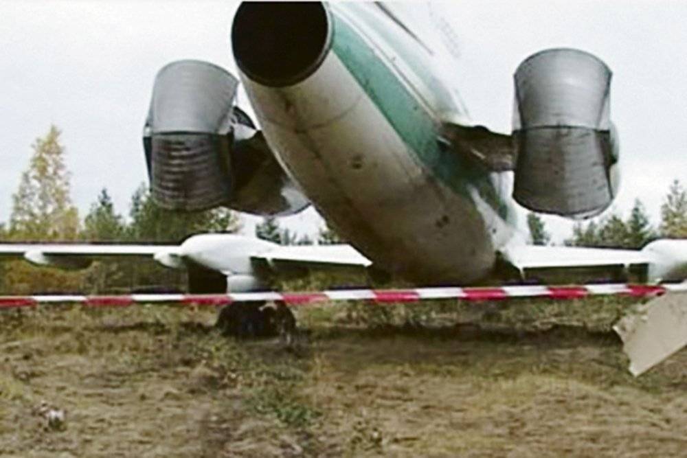 Аварийная посадка ту-154м в ижме 7 сентября 2010 - вики