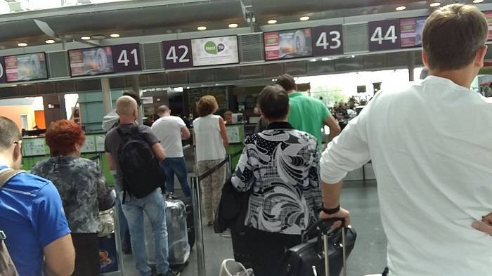 Как сдавать багаж в аэропорту: за сколько можно сдать багаж в аэропорту, правила сдачи