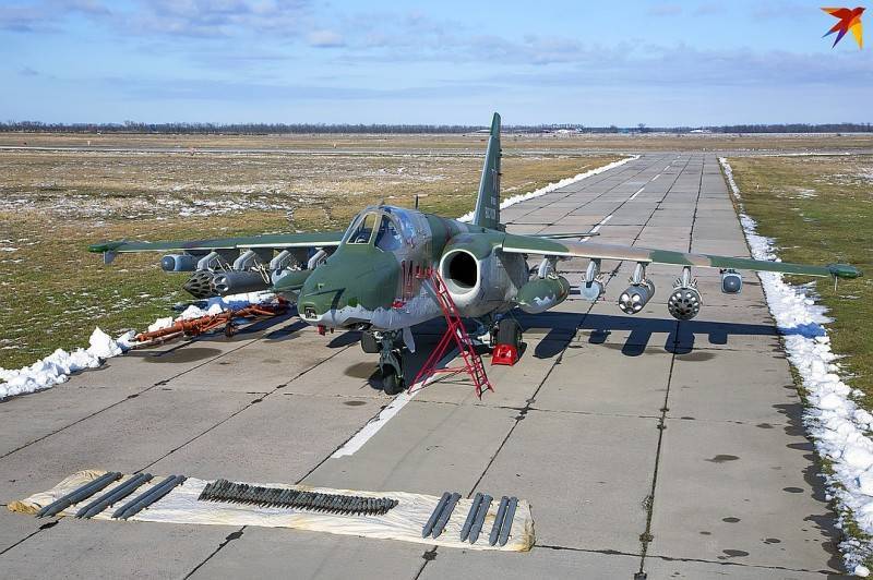 Сухой су-25утг — учебно-тренировочный самолёт на базе учебно-боевого штурмовика су-25уб.