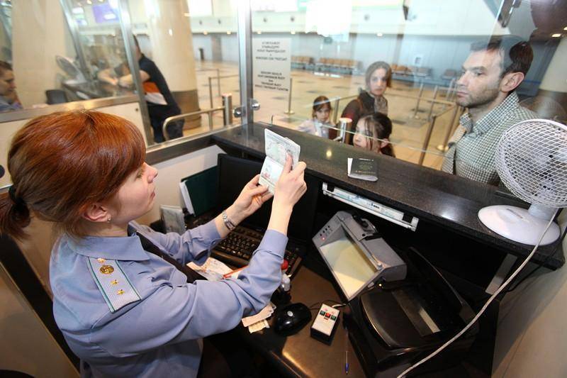 Паспортный контроль в аэропорту: что проверяют, как проходит