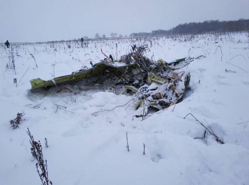 Самолет ан-148 «саратовских авиалиний» разбился в подмосковье: последние новости крушения, фото и видео с места событий