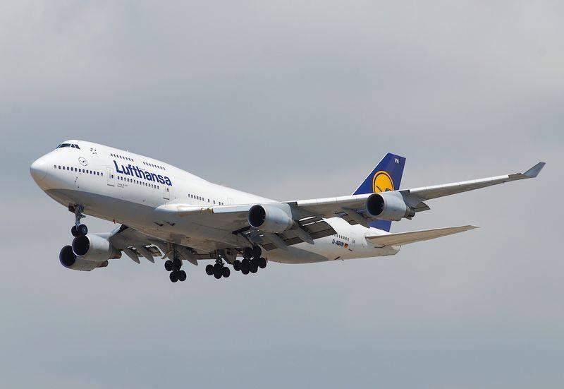 Вес самолета Боинг 747 и других