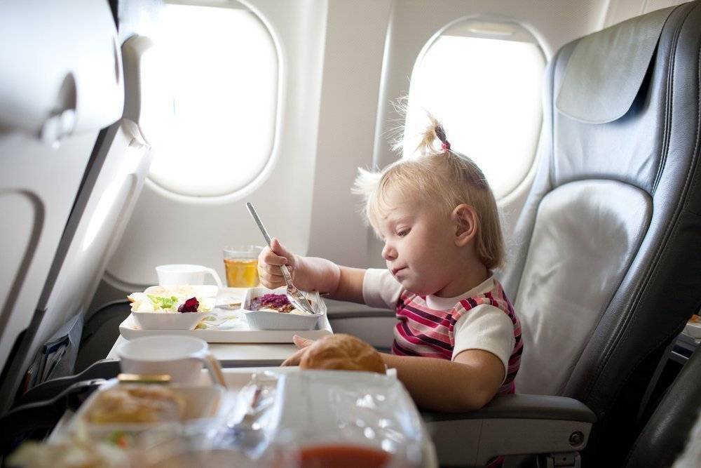 Со скольки месяцев можно перевозить детей в самолете | авиакомпании и авиалинии россии и мира