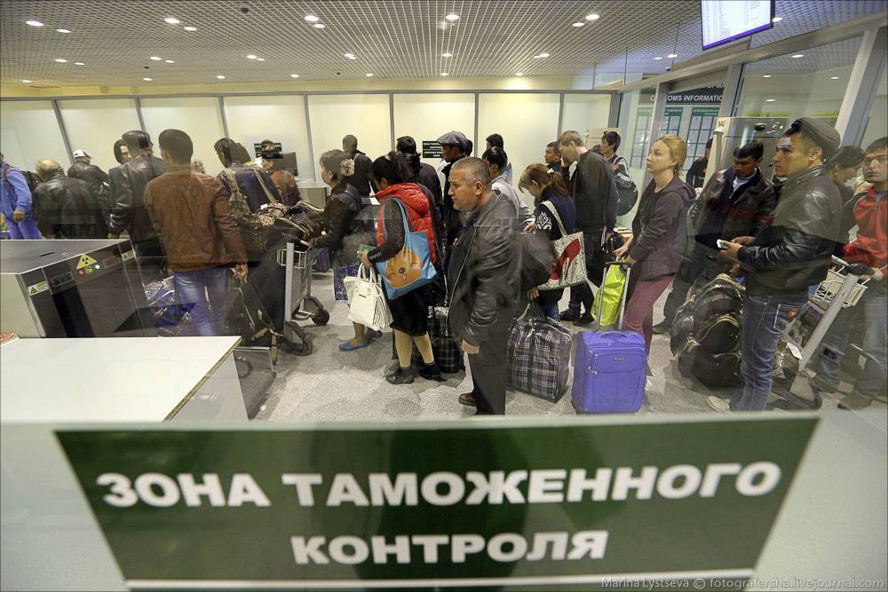 Паспортный контроль в аэропорту: что проверяют при пограничном и таможенном контроле