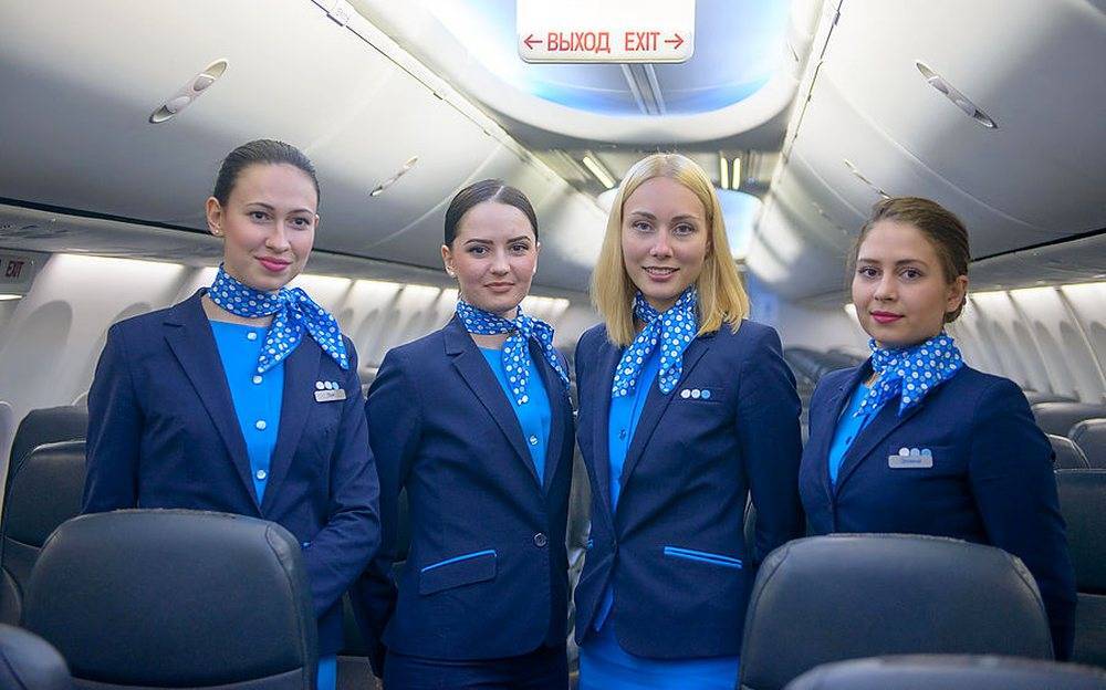 Зарплата стюардессы: сколько получают бортпроводники в россии и за рубежом?