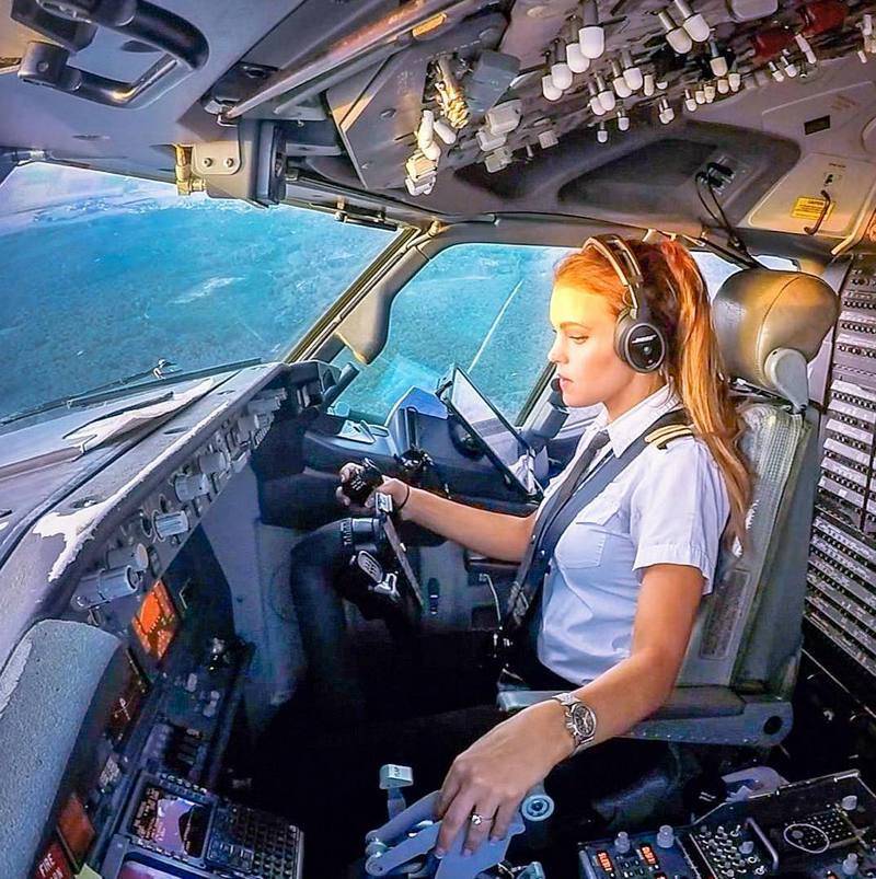 Женщины в гражданской авиации. женщины-пилоты в россии: список с фото, особенности обучения и нюансы работы