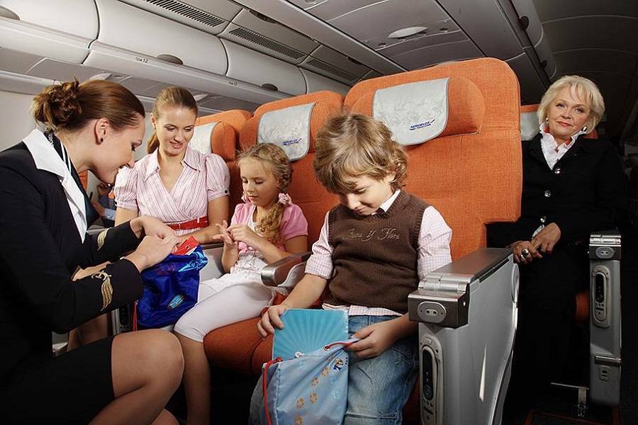 Как отправить ребенка на самолете одного по России