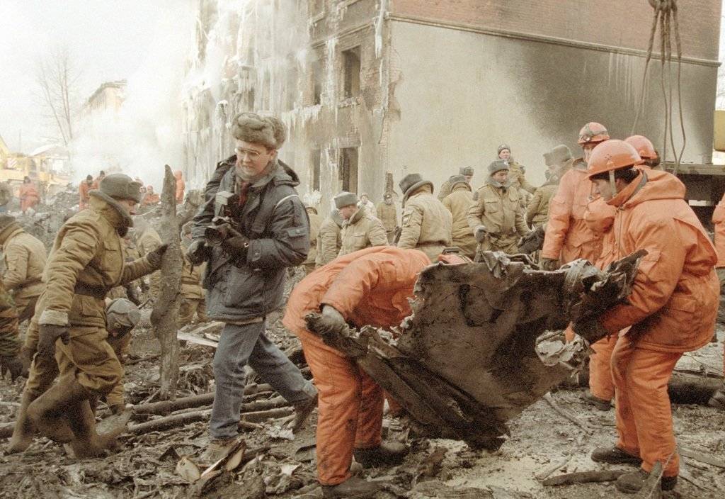 Катастрофа ан-124 в иркутске 6 декабря 1997 года (12 фото)