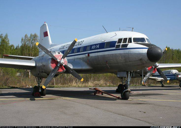 Ил-12 грузопассажирский среднемагистральный самолет