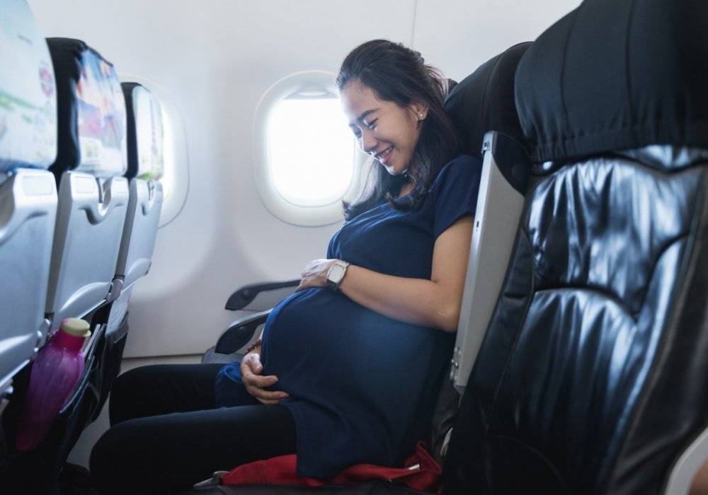 Перелет во время беременности на разных сроках. можно ли беременным летать на самолетах?