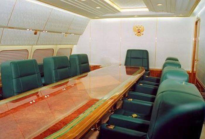 Командир президентского самолета сообщил об экстремальной посадке с путиным на борту