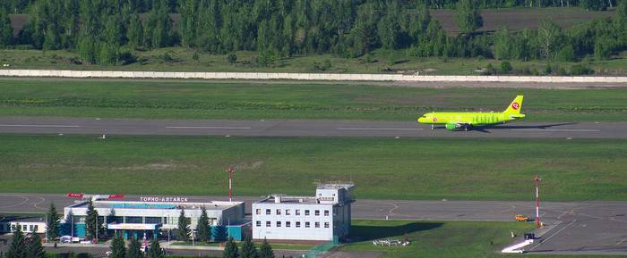 В каком городе Алтайского края находится аэропорт