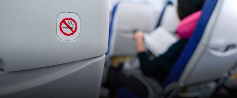 Можно ли курить электронные сигареты или айкос в самолете и аэропорту?