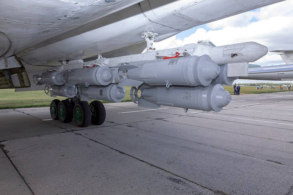 «межконтинентальный бомбардировщик»: какие задачи будет выполнять самолёт ту-22м3м — рт на русском