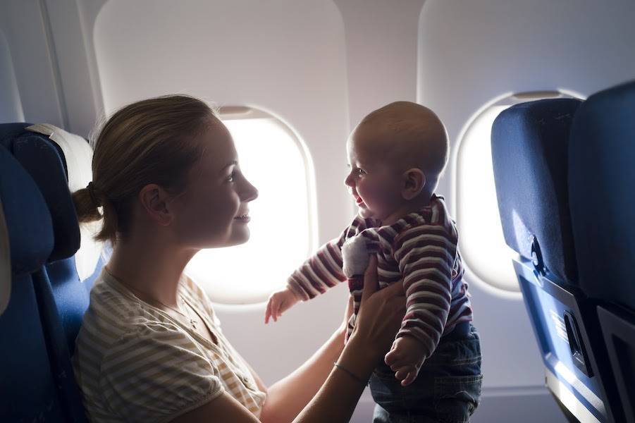 Детский билет на самолет — до какого возраста