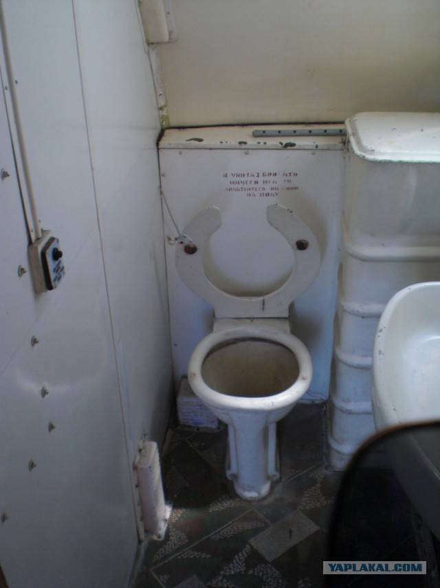 Туалет в самолете