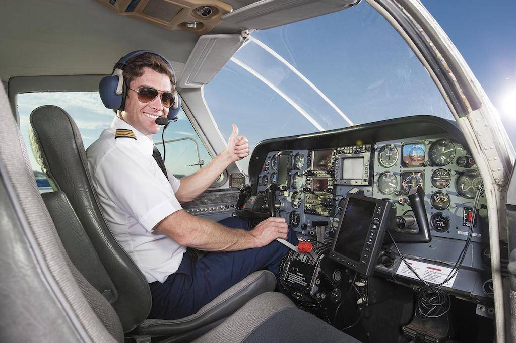 Старт в профессию пилота: советы абитуриентам и адреса учебных заведений