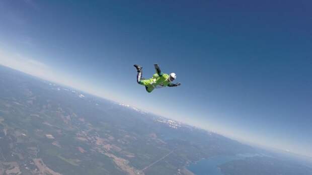 Что делать, если выпал из самолета без парашюта — инструкция для спасения