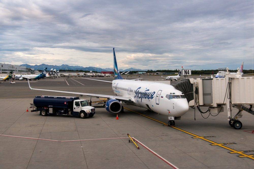 Международный аэропорт якутск – крупнейший авиаузел республики саха. справочная информация