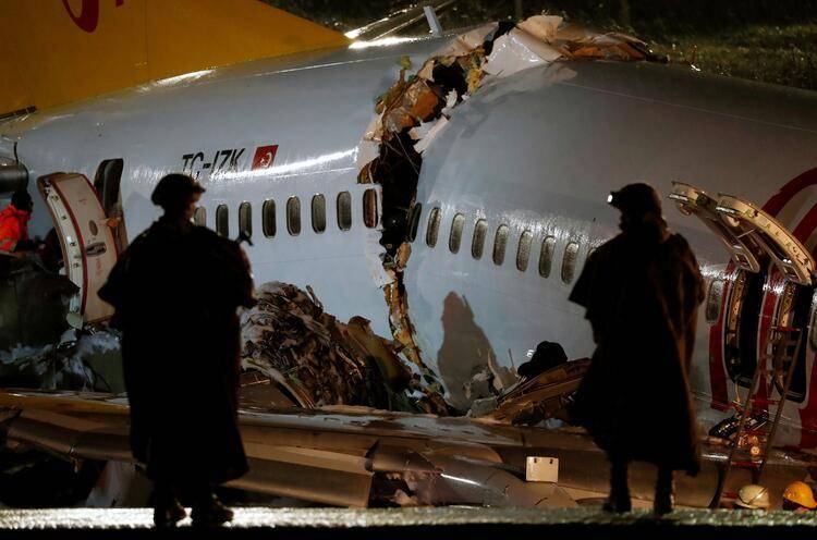 Есть ли шанс выжить при крушении самолета: рассказывает «популярная механика» | журнал esquire.ru