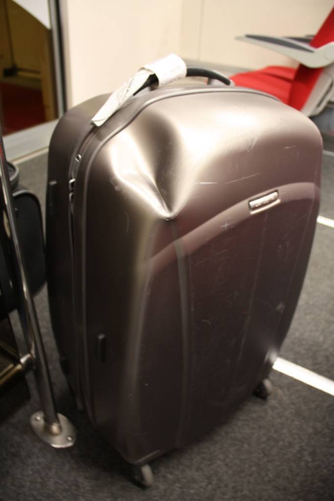 Не сломают ли чемодан в аэропорту? почему багаж возвращается грязным и поврежденным