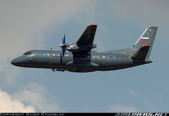 Ан-140-100 – самолет военно-транспортной авиации россии