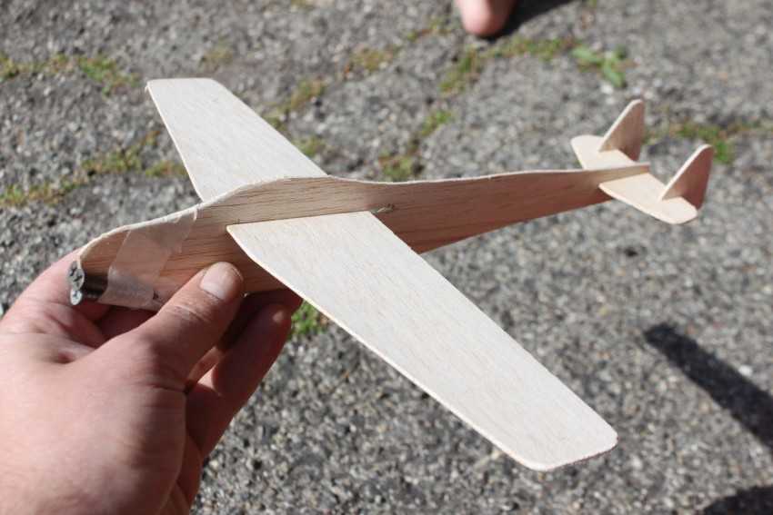 Как с нуля изготовить летающую модель самолета